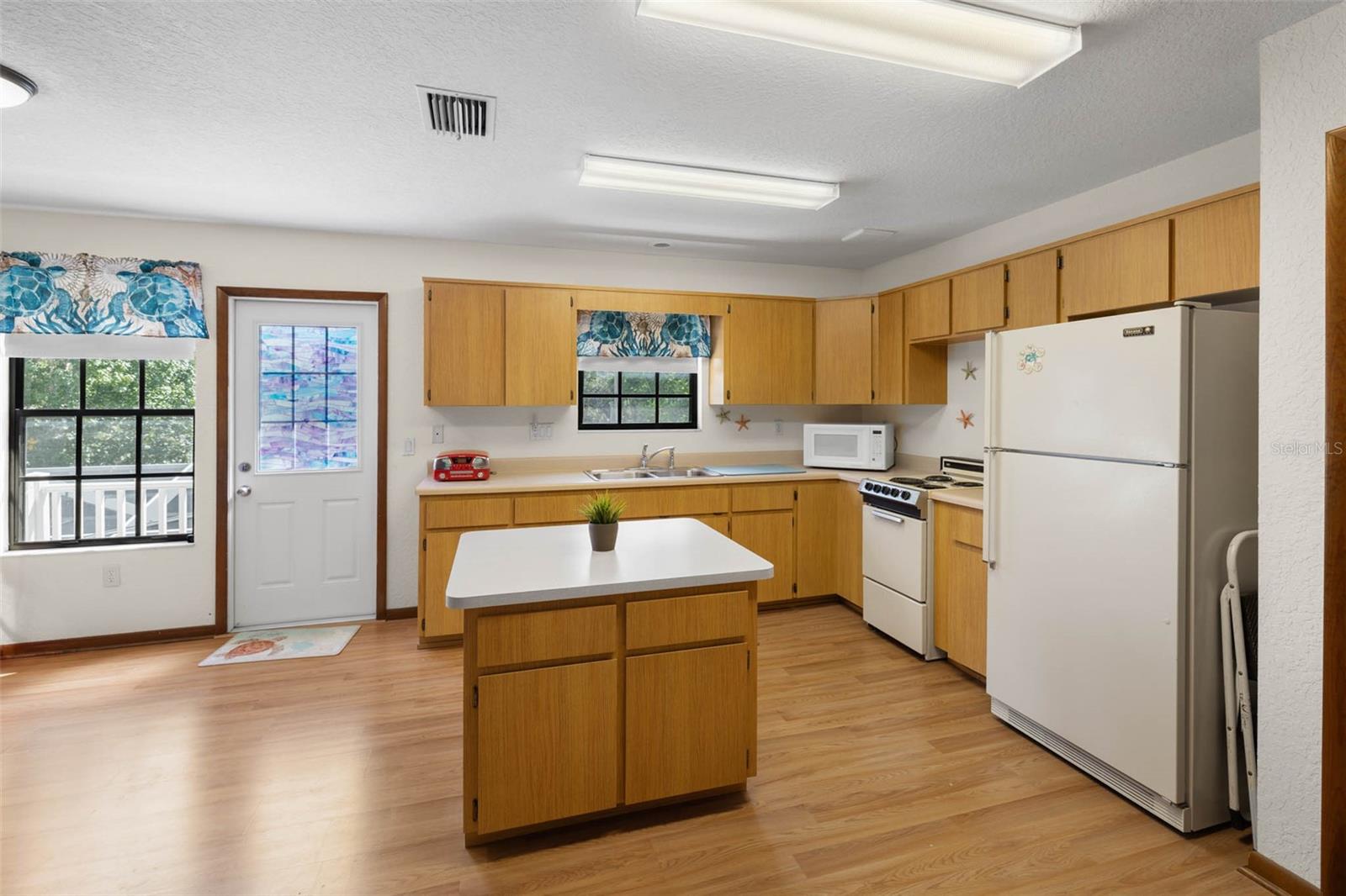 GULF COAST ACRES - Residential