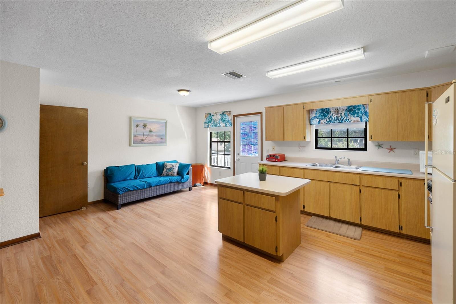 GULF COAST ACRES - Residential