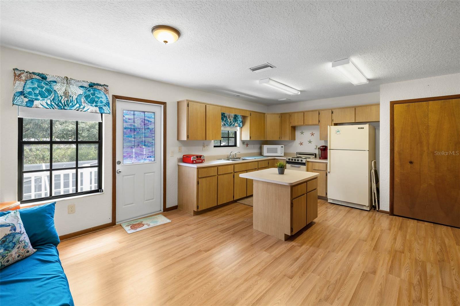 GULF COAST ACRES - Residential