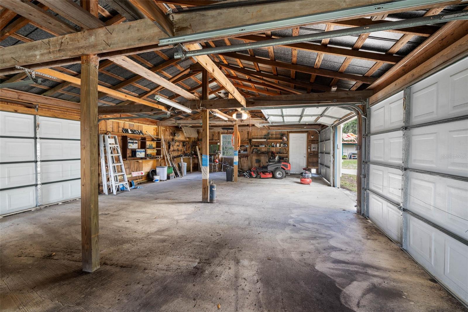 GULF COAST ACRES - Residential