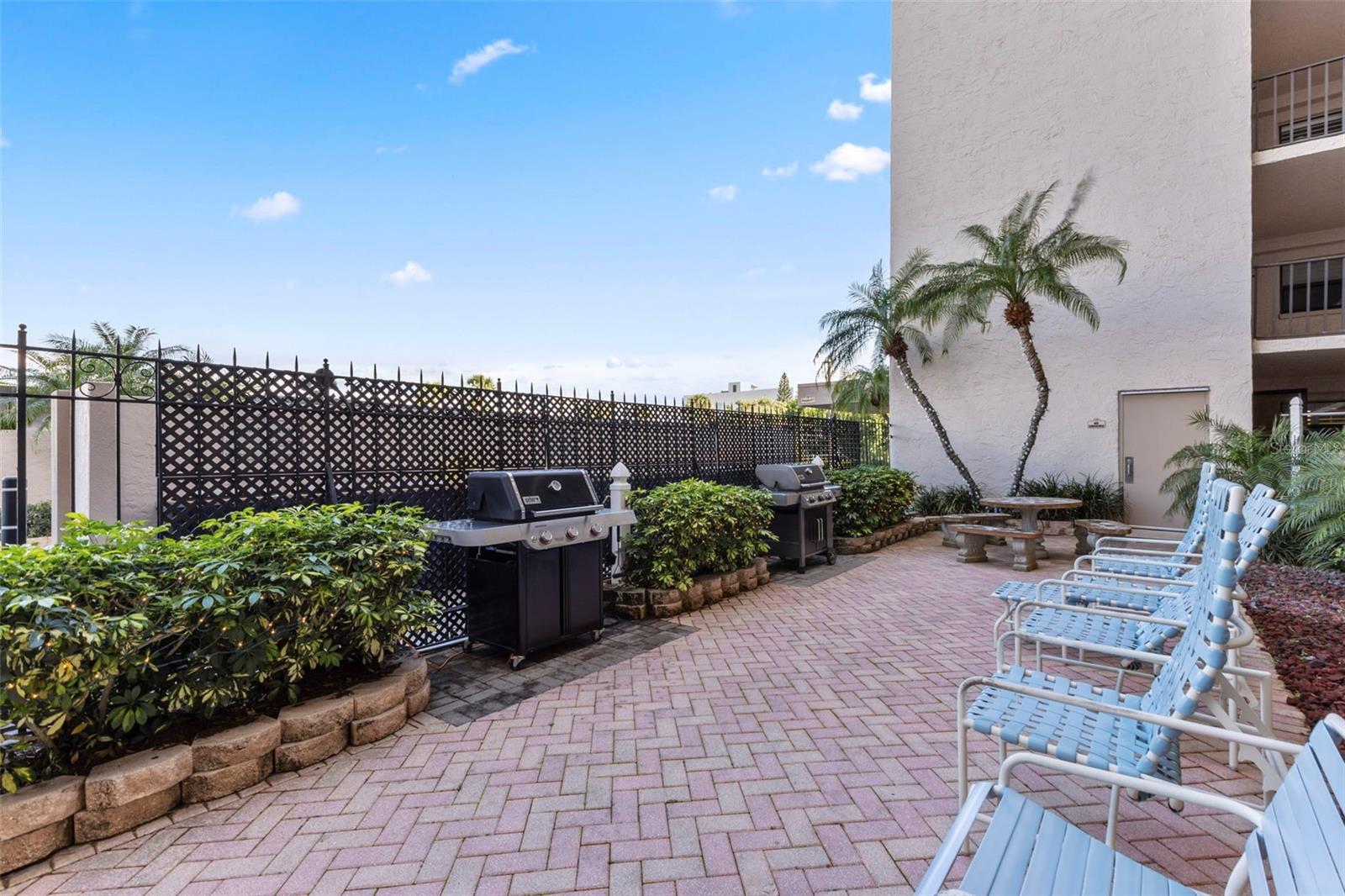 LIDO TOWERS - Residential