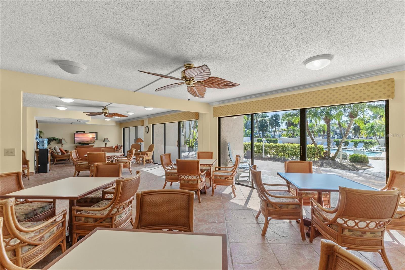 LIDO TOWERS - Residential