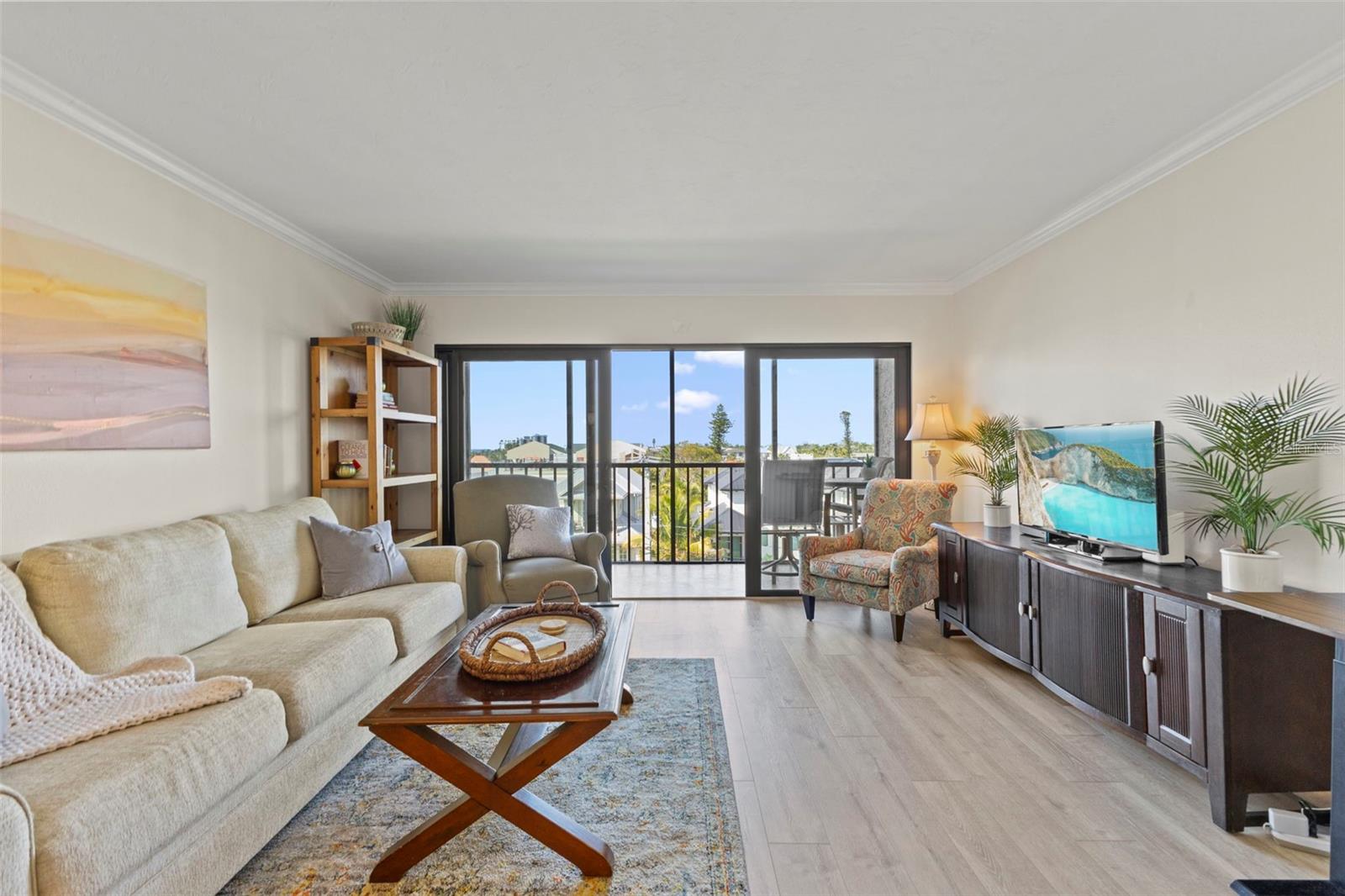 LIDO TOWERS - Residential