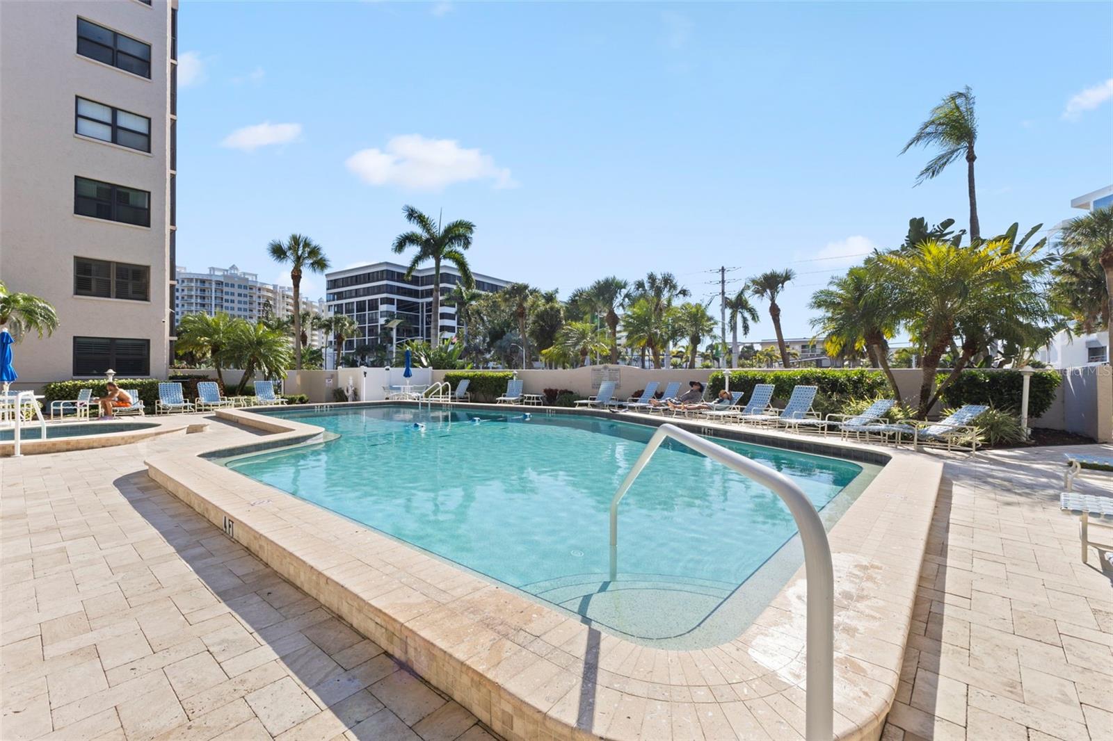 LIDO TOWERS - Residential