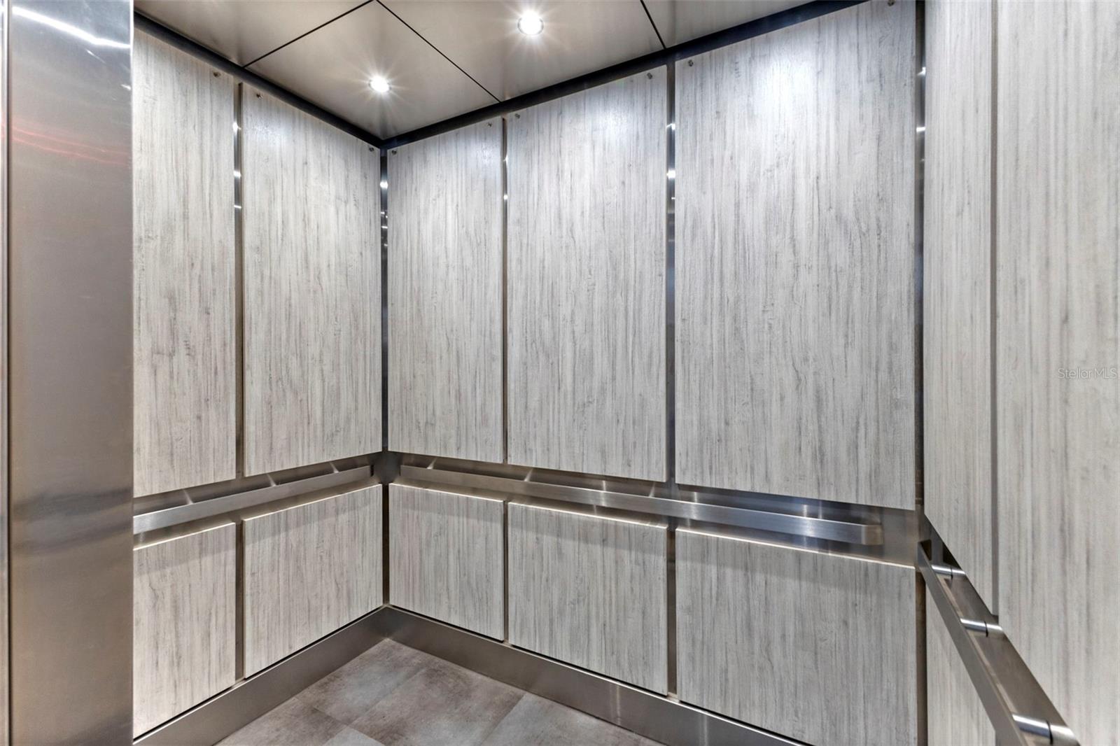 LIDO TOWERS - Residential