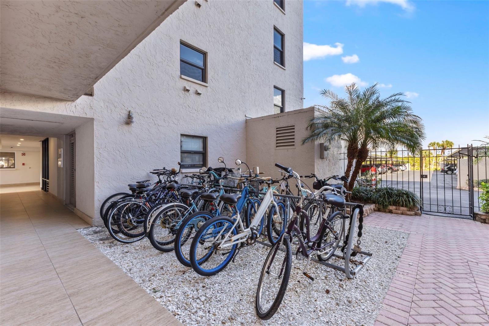 LIDO TOWERS - Residential