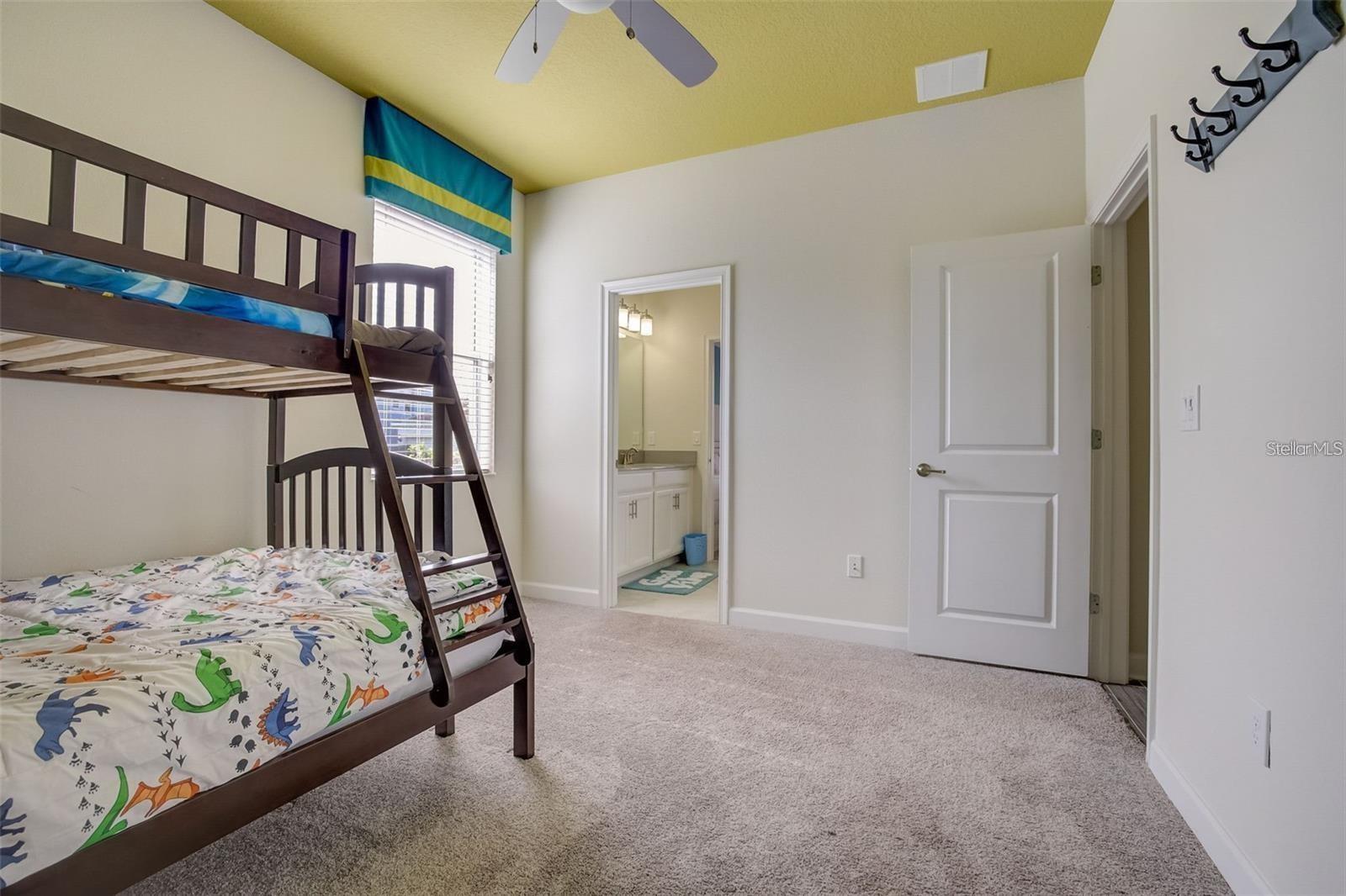 STOREY LAKE - Residential Lease