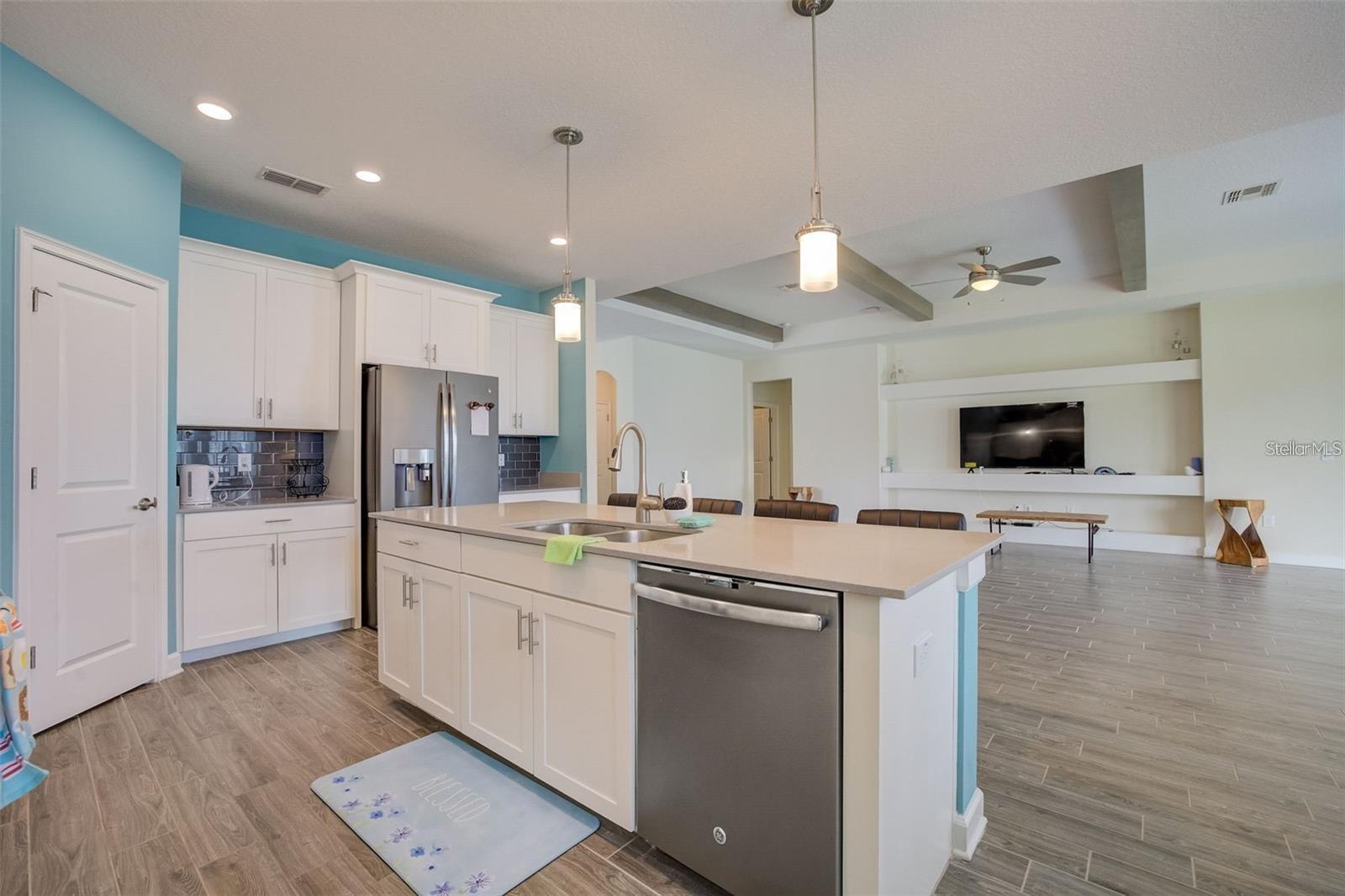 STOREY LAKE - Residential Lease