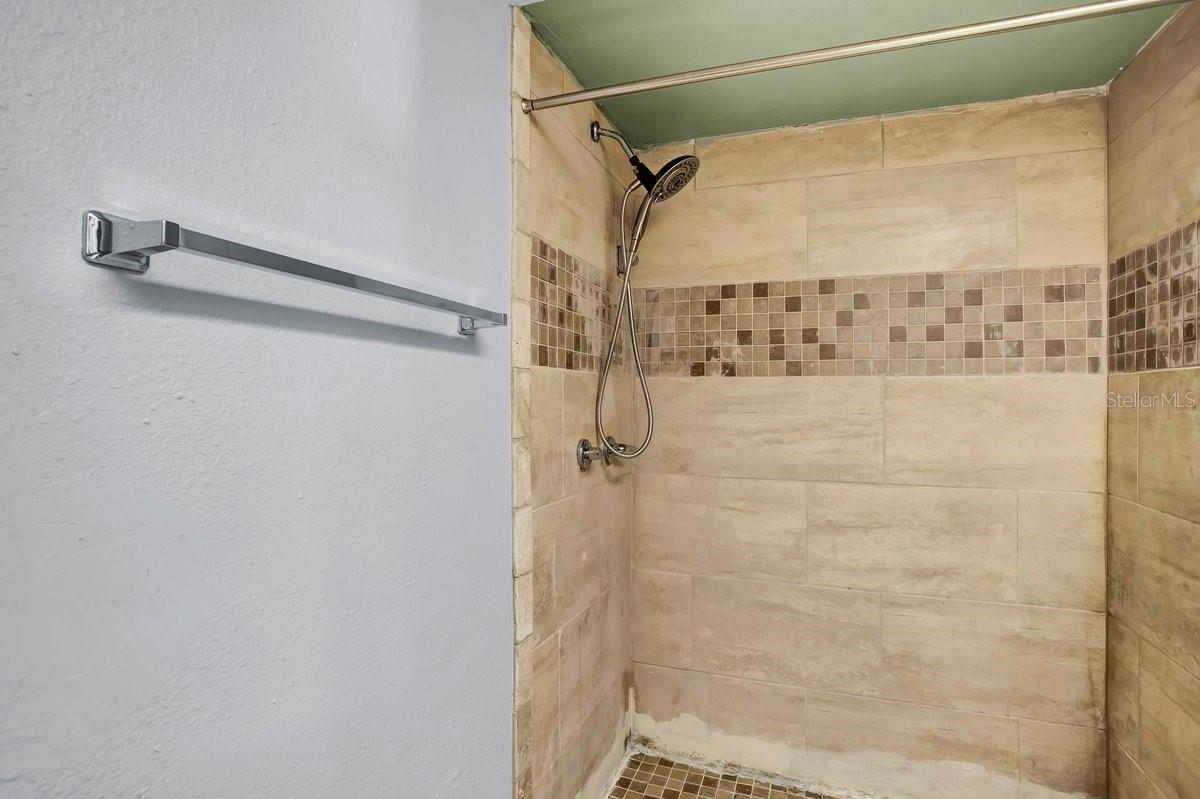 CRYSTAL GROVE - Residential