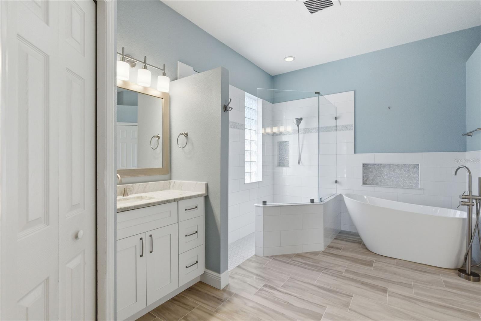 VILLAROSA J - Residential