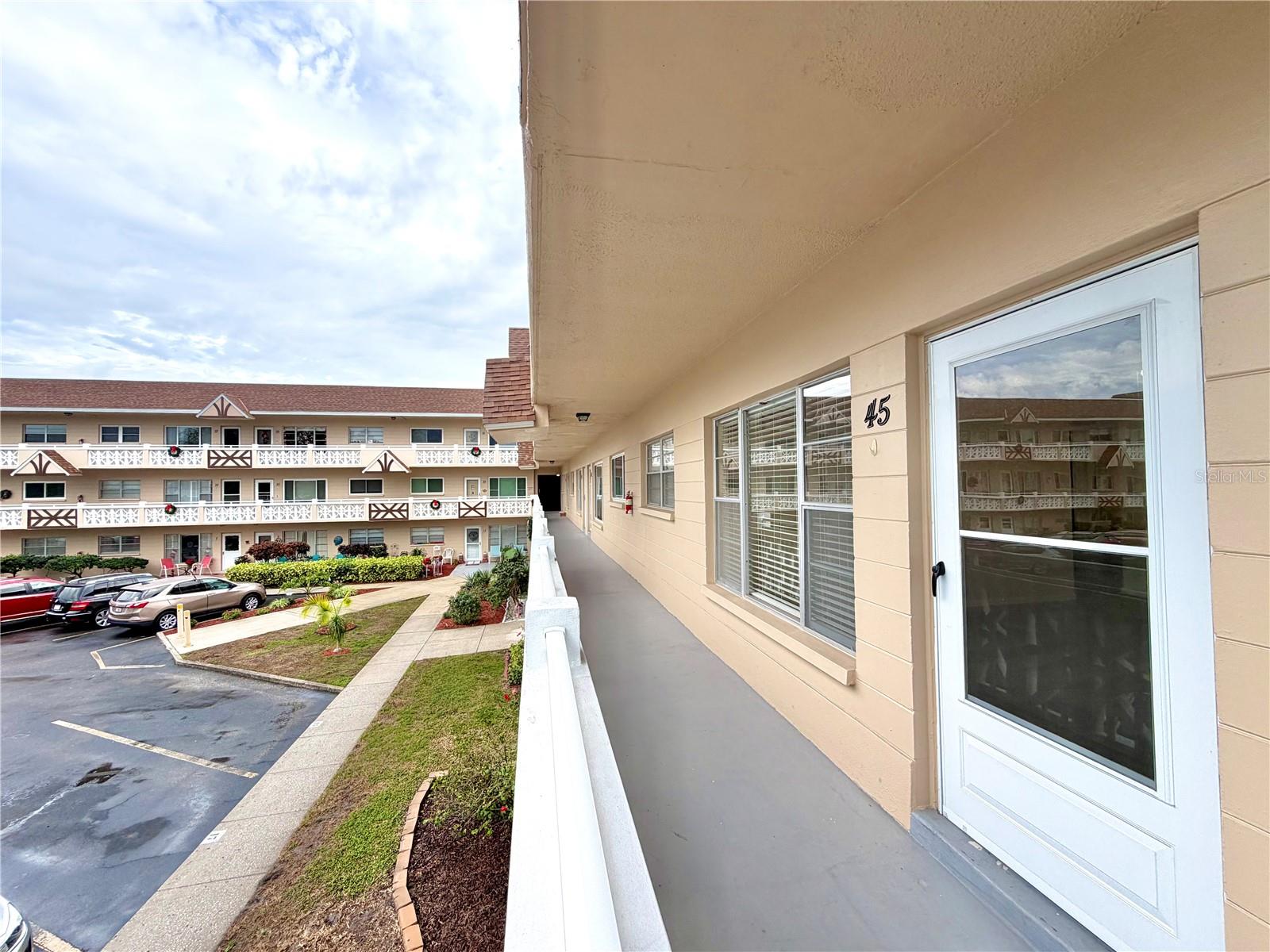 ON TOP OF THE WORLD - Residential Lease