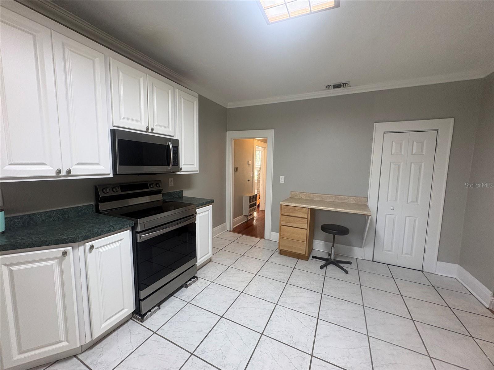 OAKLAND ADD - Residential Lease