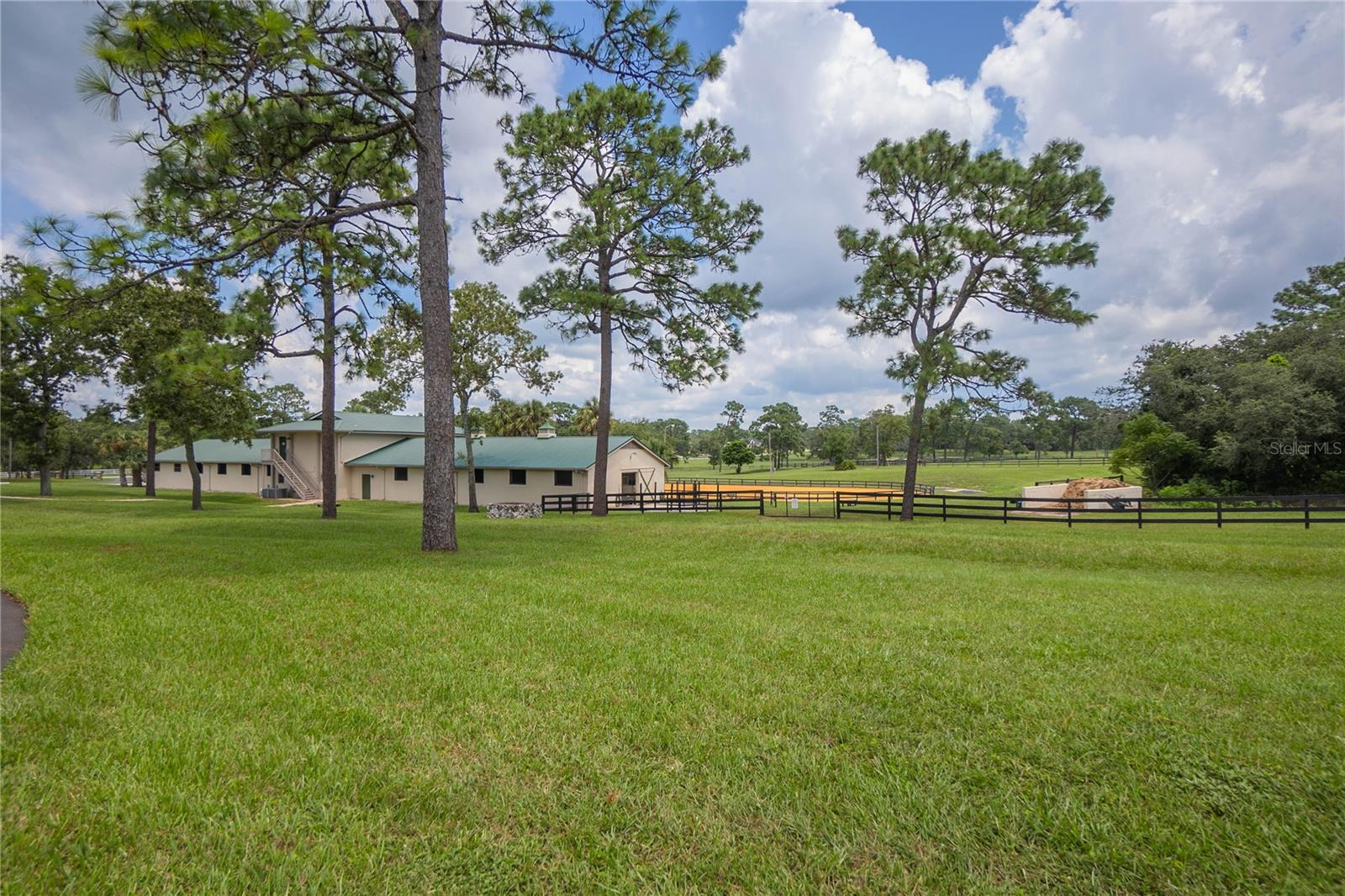 PINE RIDGE UNIT 01 - Residential