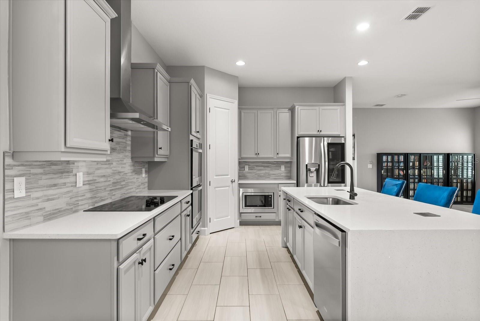 6875 ARNOLDSON STREET