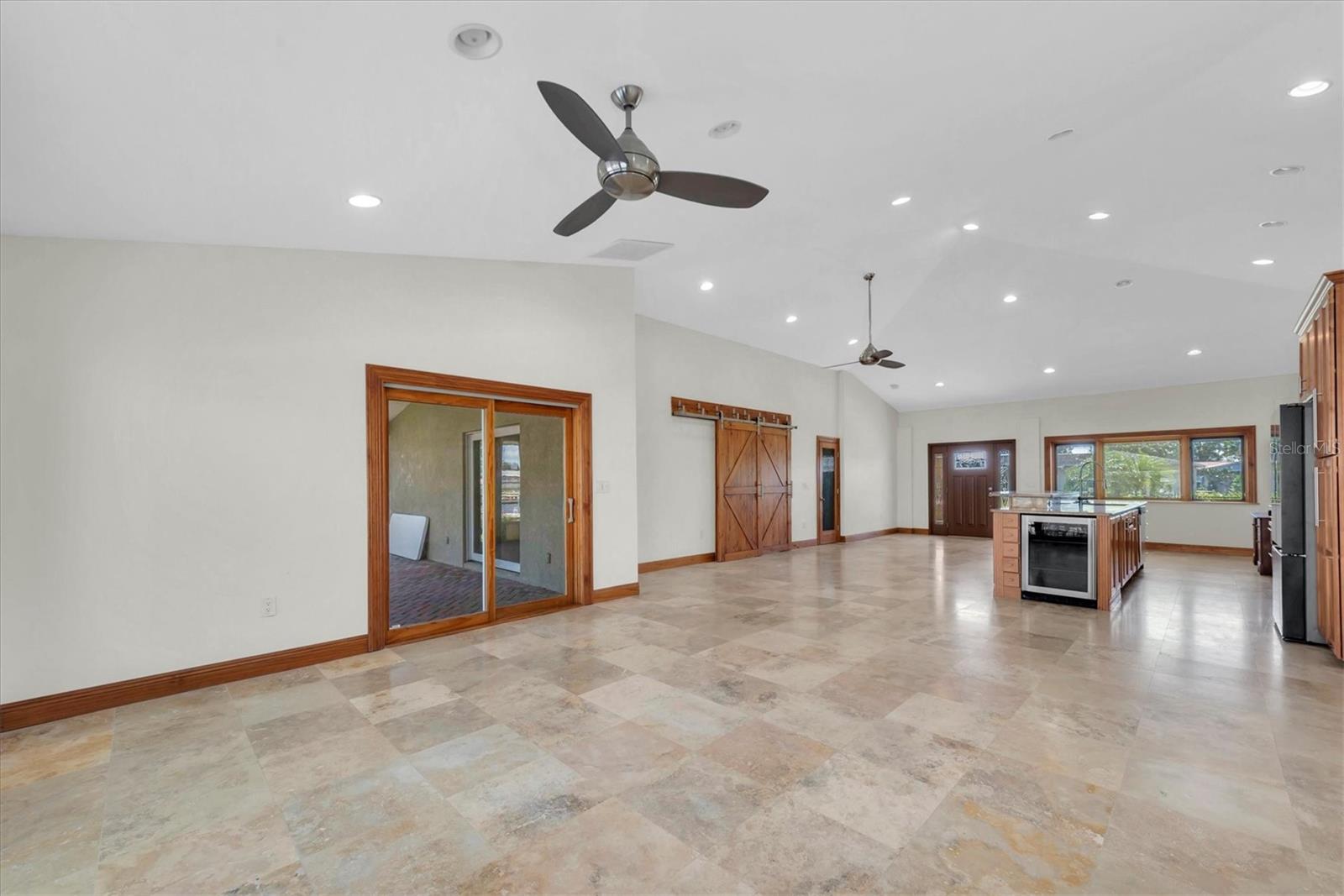 SUN PLAZA ISLES - Residential