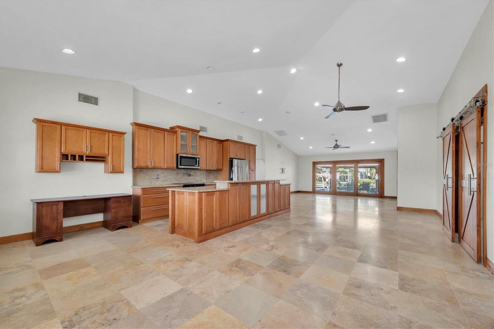 SUN PLAZA ISLES - Residential