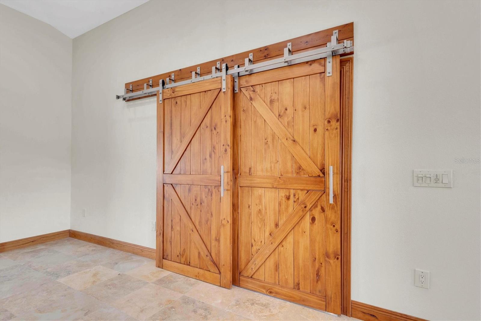 SUN PLAZA ISLES - Residential