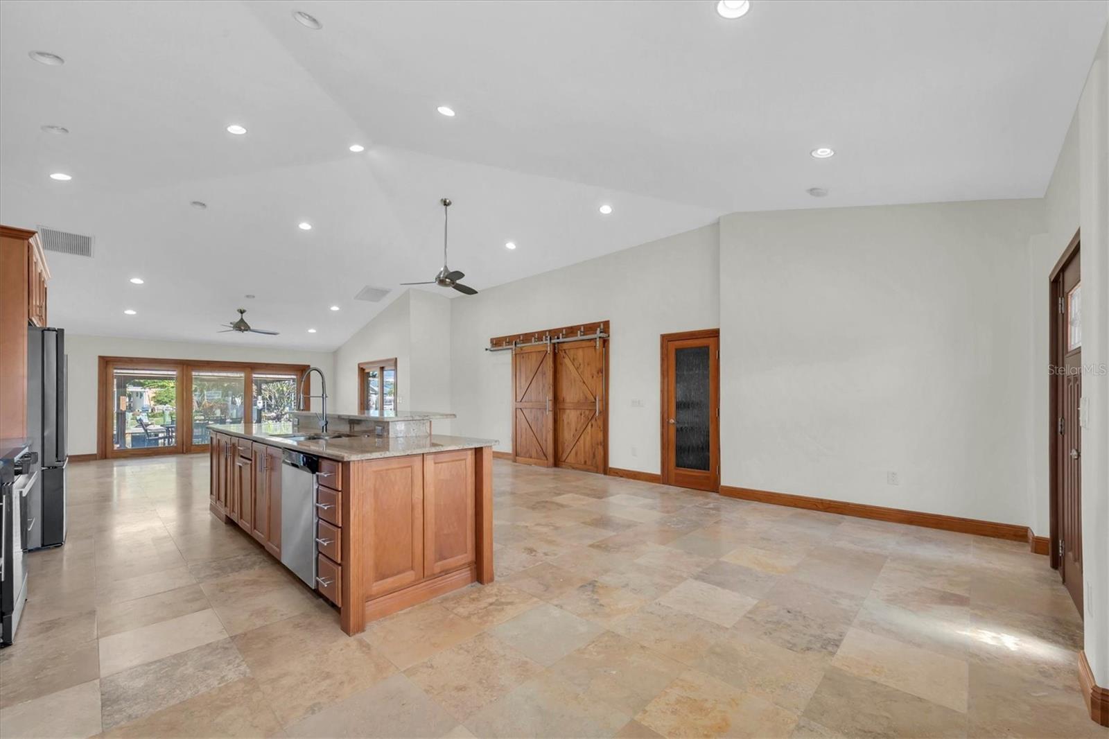 SUN PLAZA ISLES - Residential