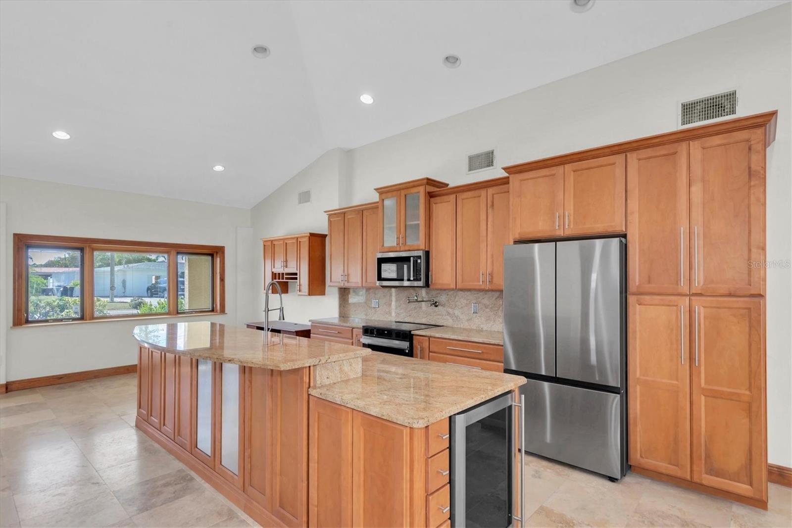 SUN PLAZA ISLES - Residential