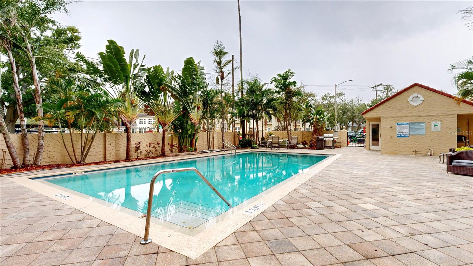 BAYSHORE ROYAL CONDO - Residential Lease