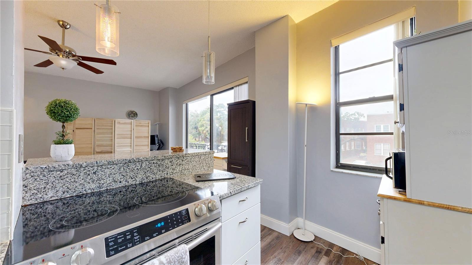 BAYSHORE ROYAL CONDO - Residential Lease