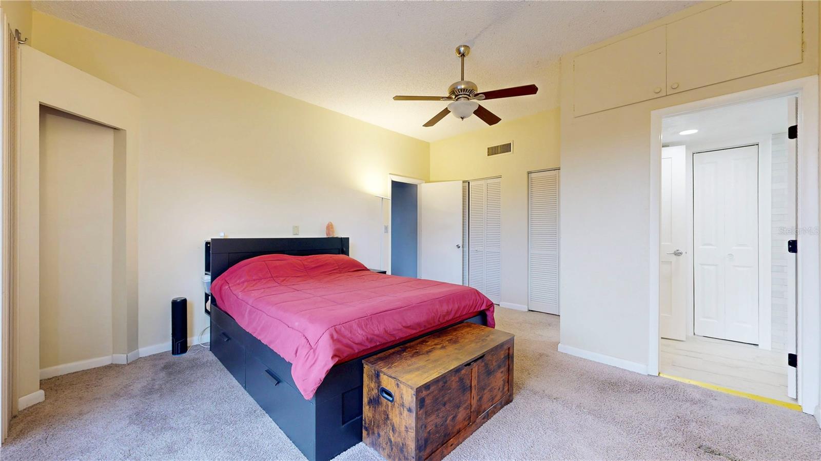 BAYSHORE ROYAL CONDO - Residential Lease