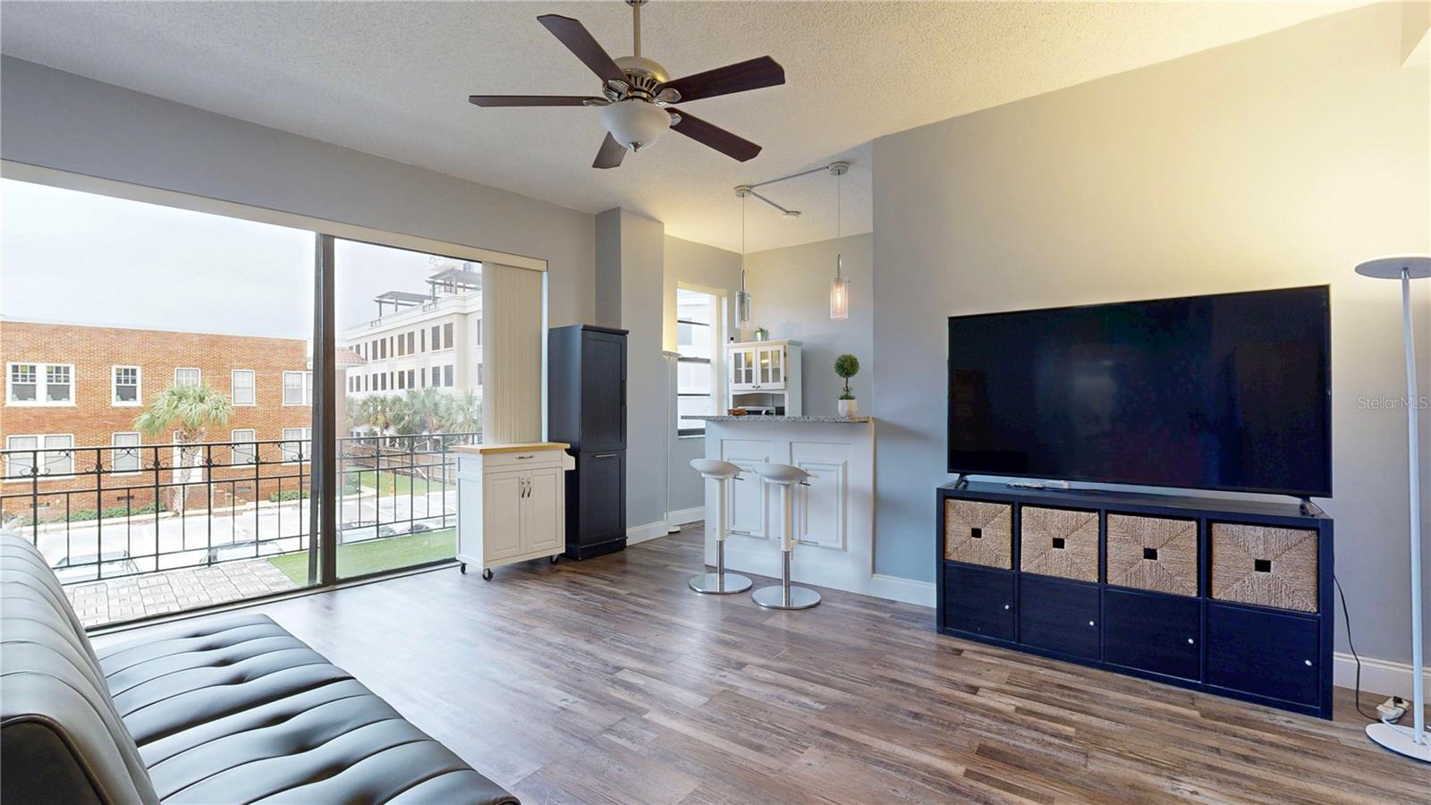 BAYSHORE ROYAL CONDO - Residential Lease