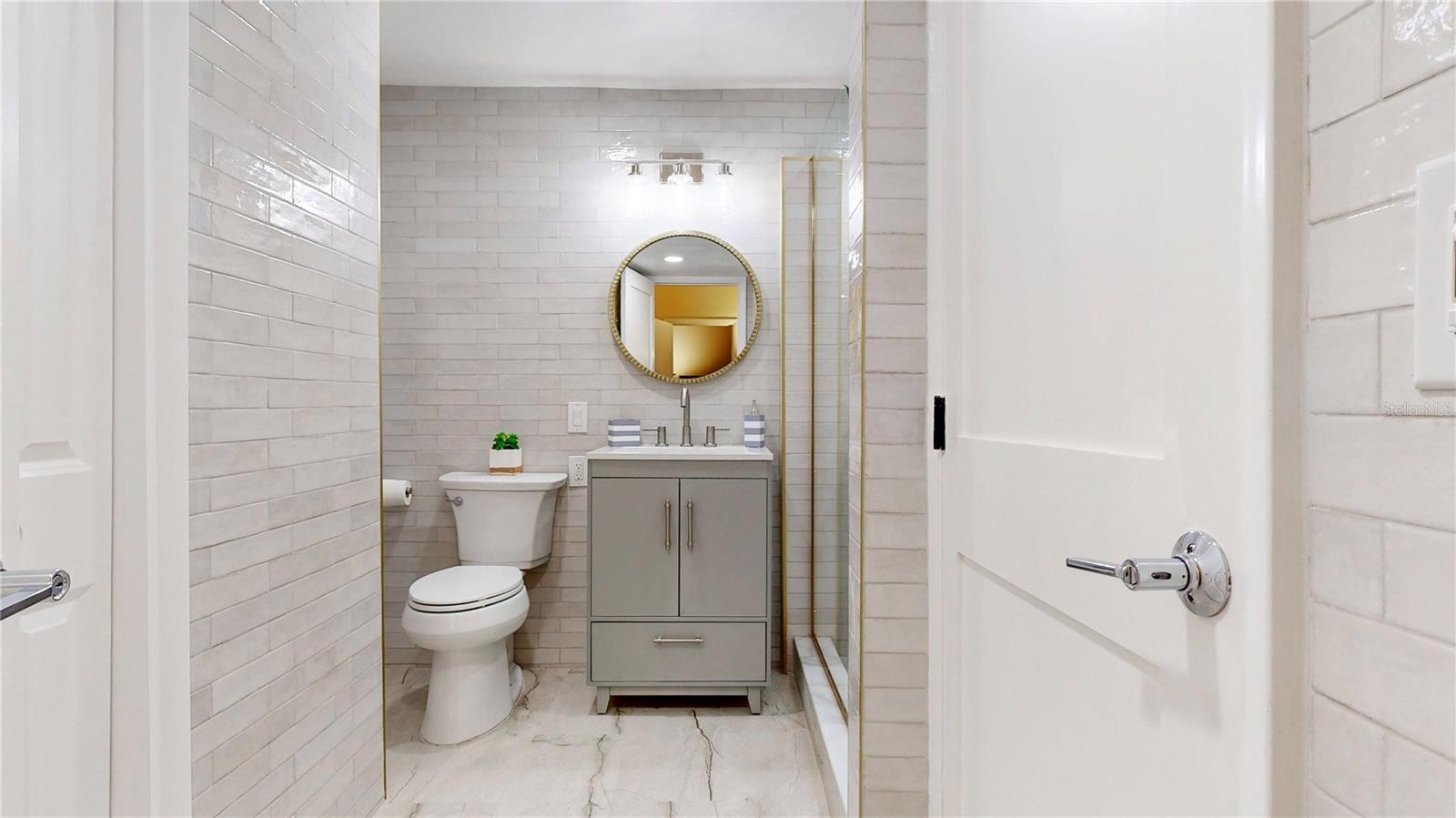 BAYSHORE ROYAL CONDO - Residential Lease