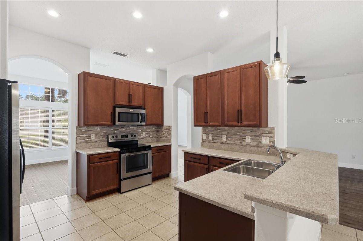 SEMINOLE WOODS - Residential