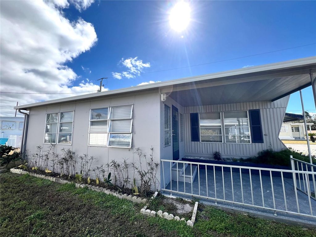 Photo of 5203 7th C Street E, Bradenton, FL 34203 (MLS # A4681194)
