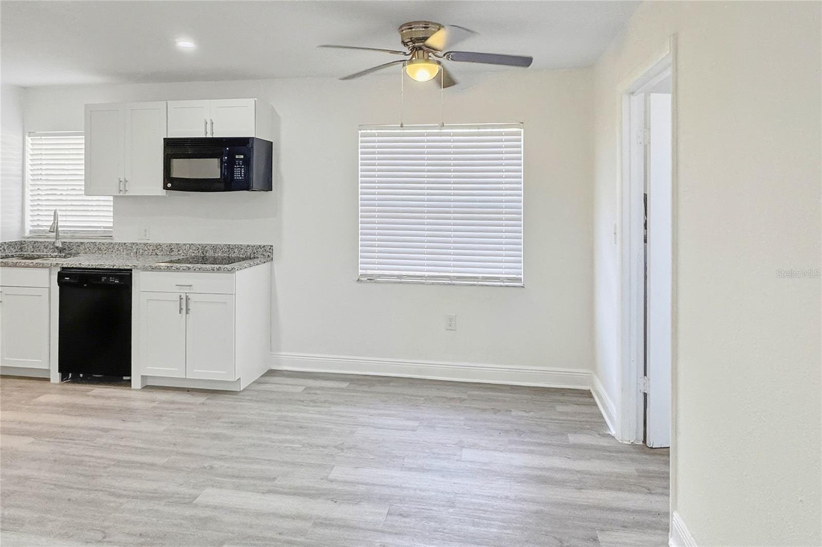 HIGHLAND PARK MANOR 04 - Residential