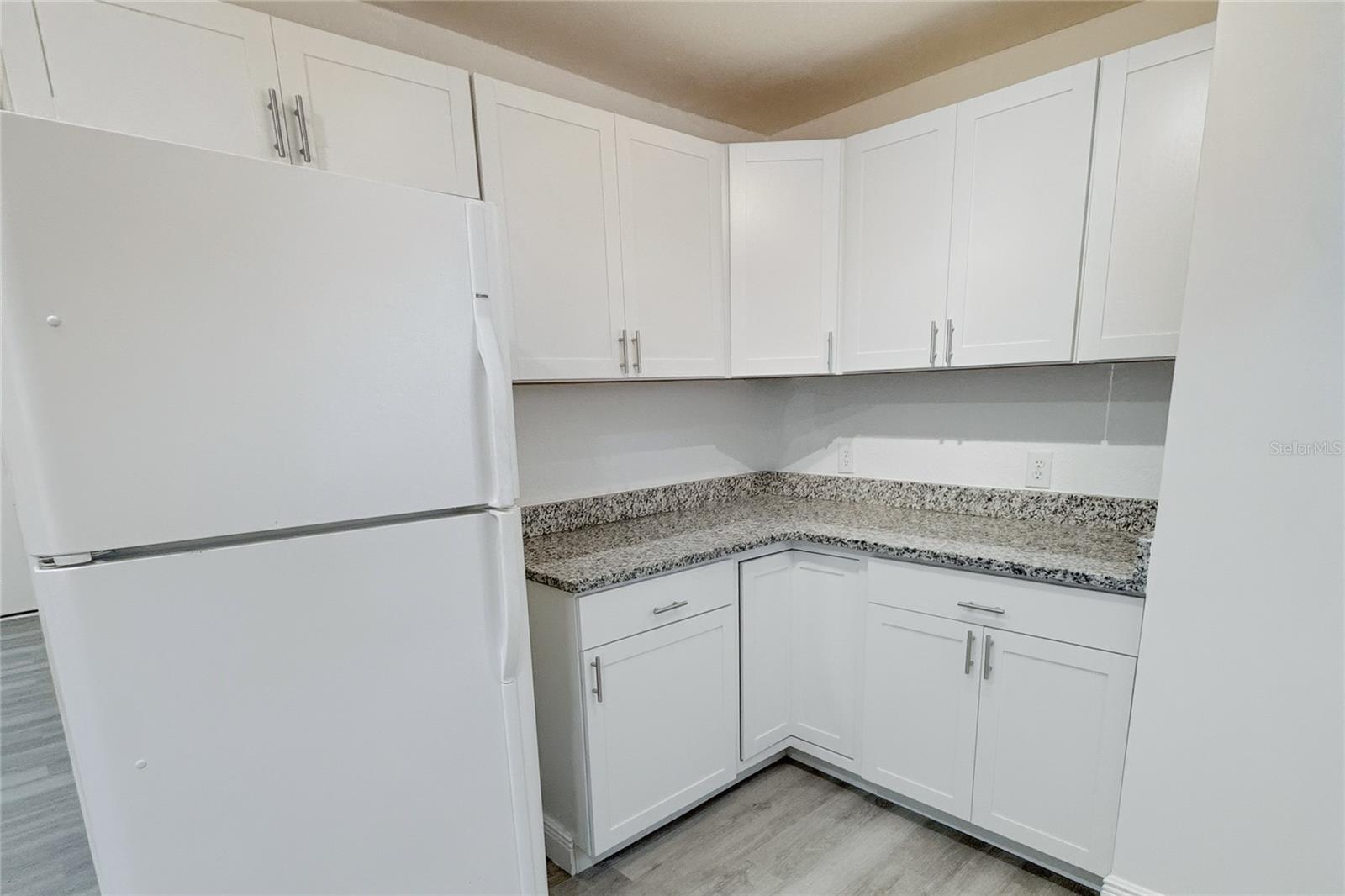 HIGHLAND PARK MANOR 04 - Residential