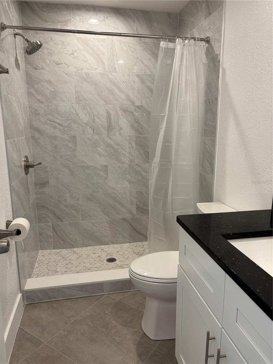 MAXIMO WOODS UNIT ONE - Residential Lease