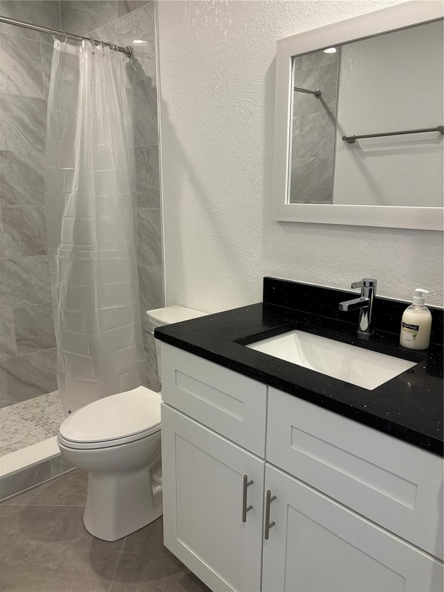 MAXIMO WOODS UNIT ONE - Residential Lease