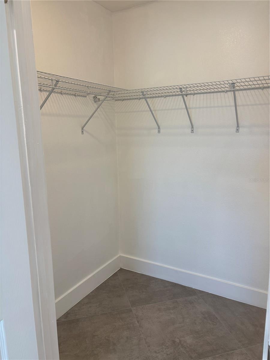 MAXIMO WOODS UNIT ONE - Residential Lease