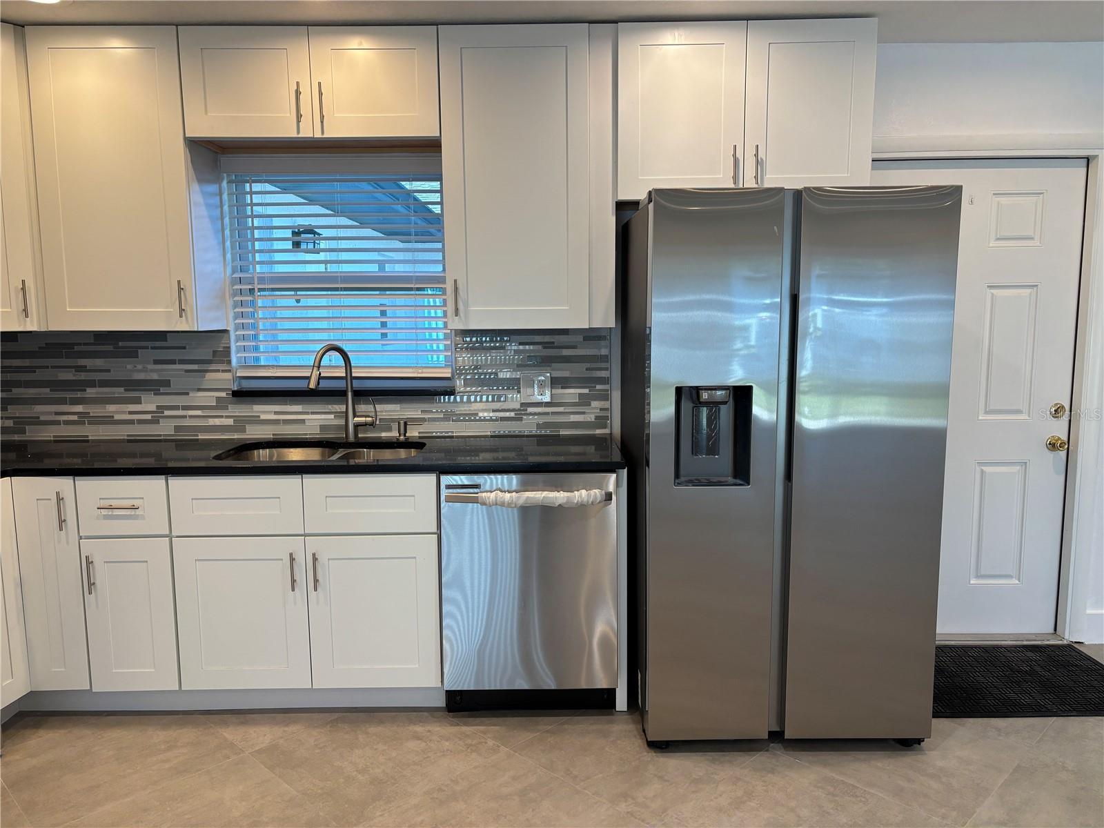 MAXIMO WOODS UNIT ONE - Residential Lease