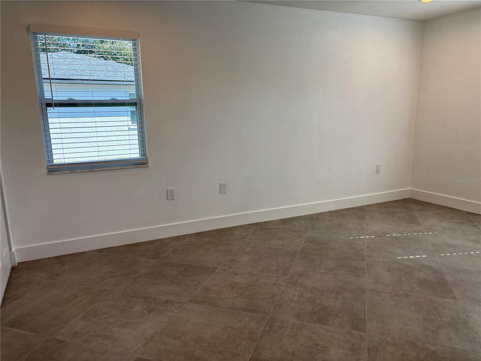 MAXIMO WOODS UNIT ONE - Residential Lease