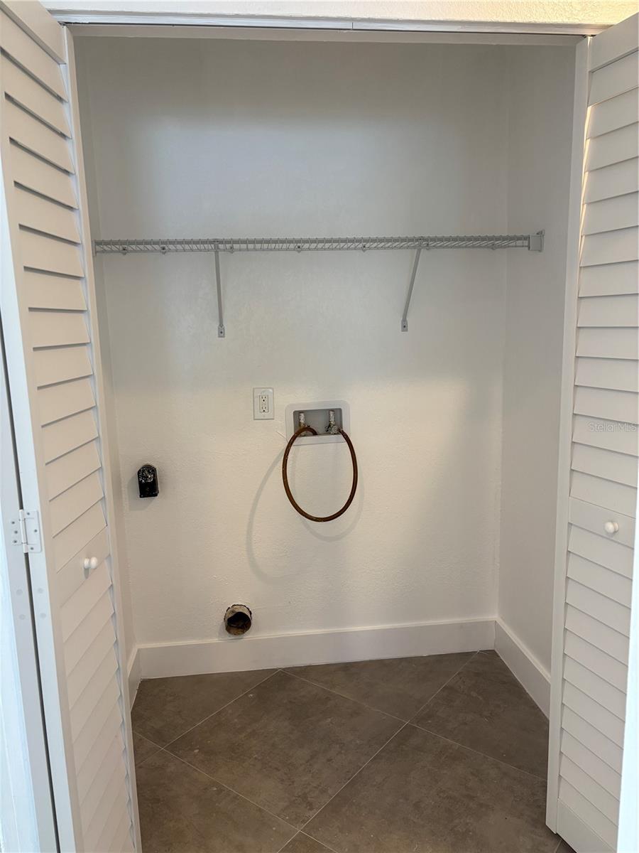 MAXIMO WOODS UNIT ONE - Residential Lease