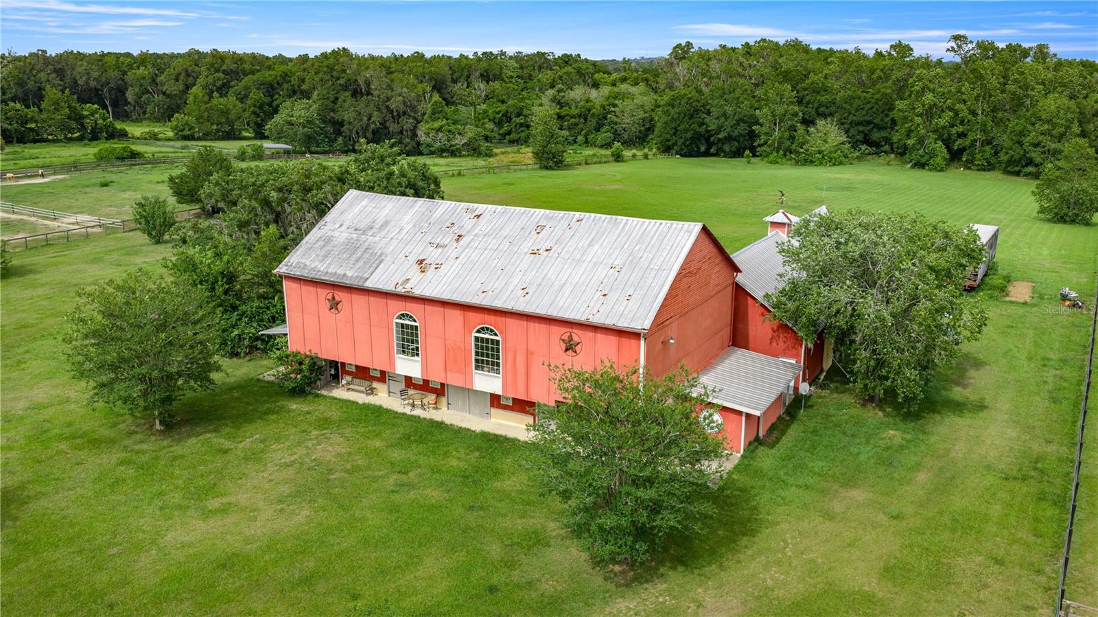 13939 N US HIGHWAY 441 (RED BARN )
