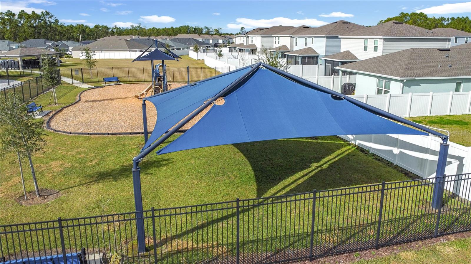 ASTONIA - Residential