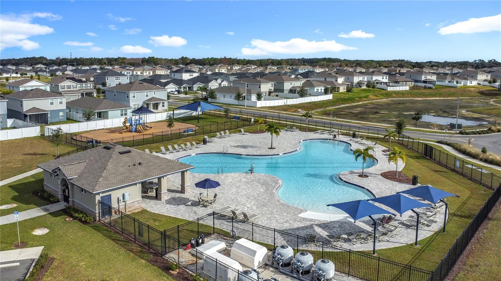 ASTONIA - Residential