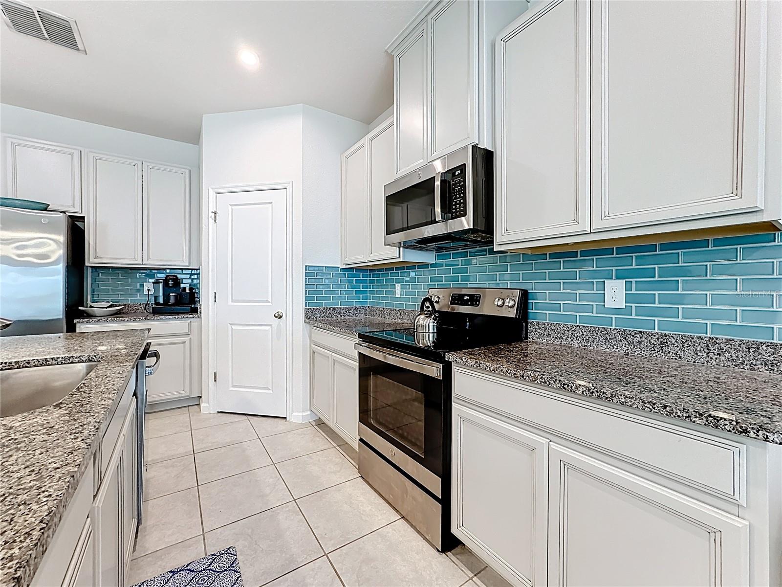 ASTONIA - Residential