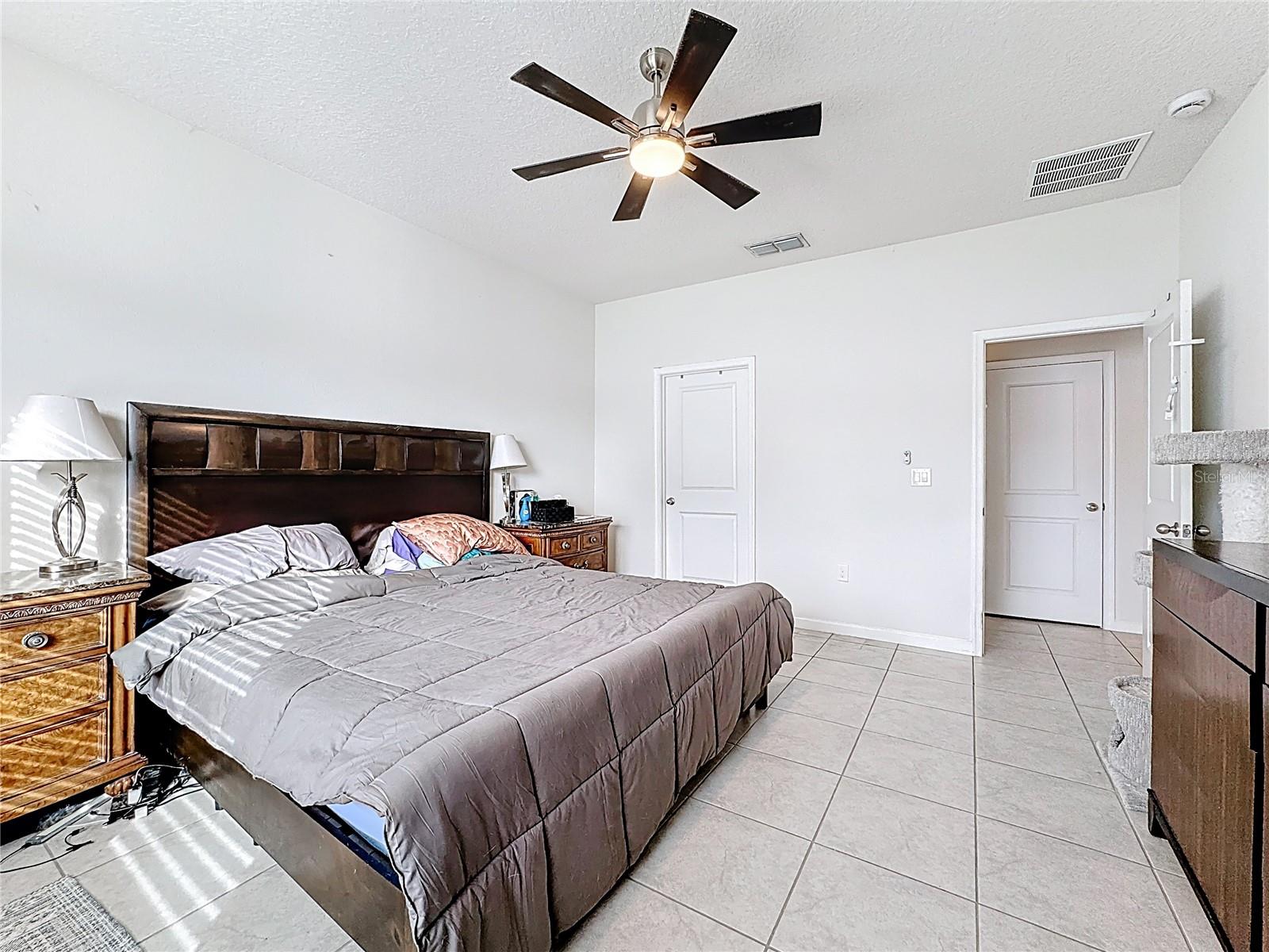 ASTONIA - Residential