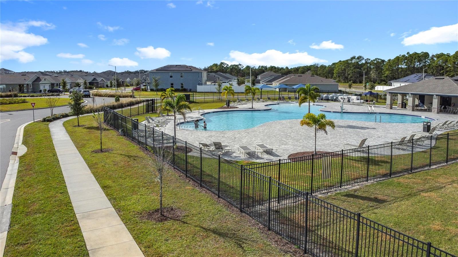 ASTONIA - Residential