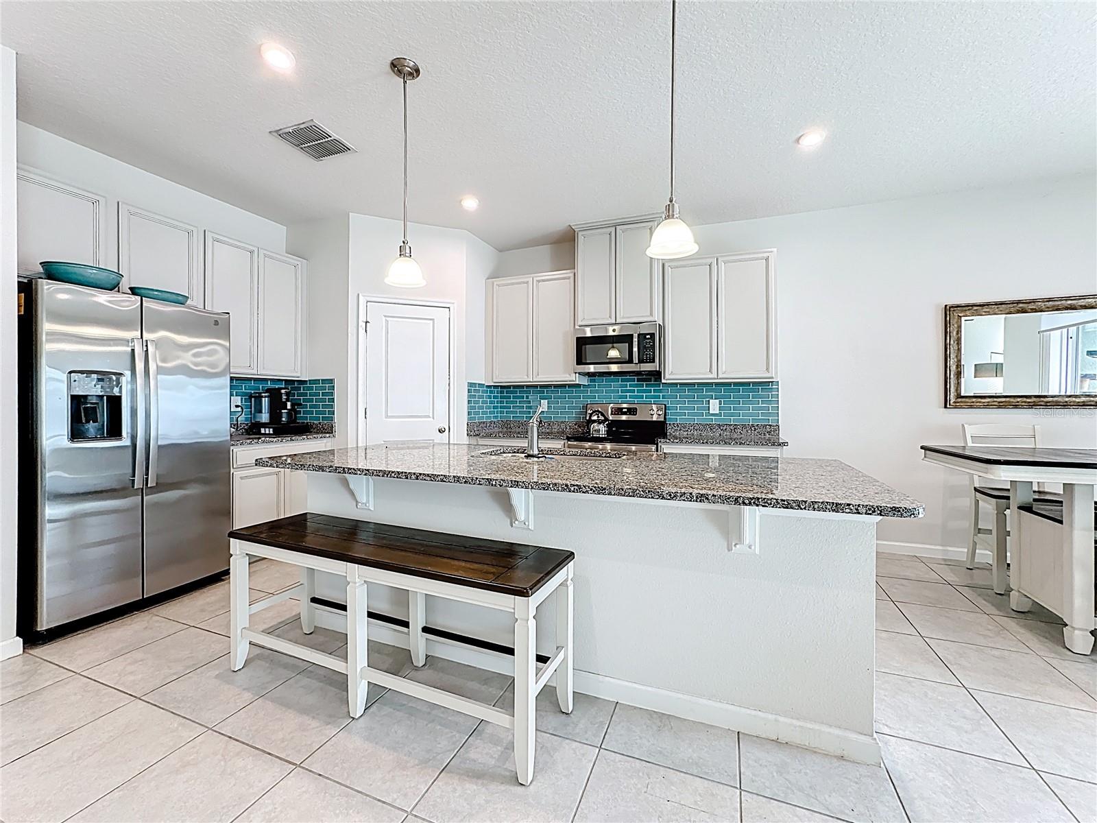 ASTONIA - Residential