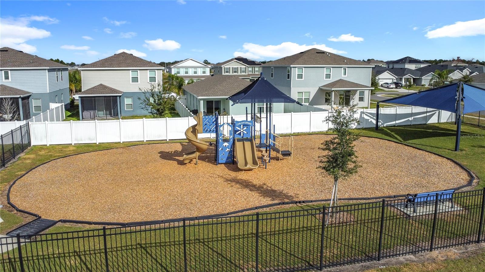 ASTONIA - Residential