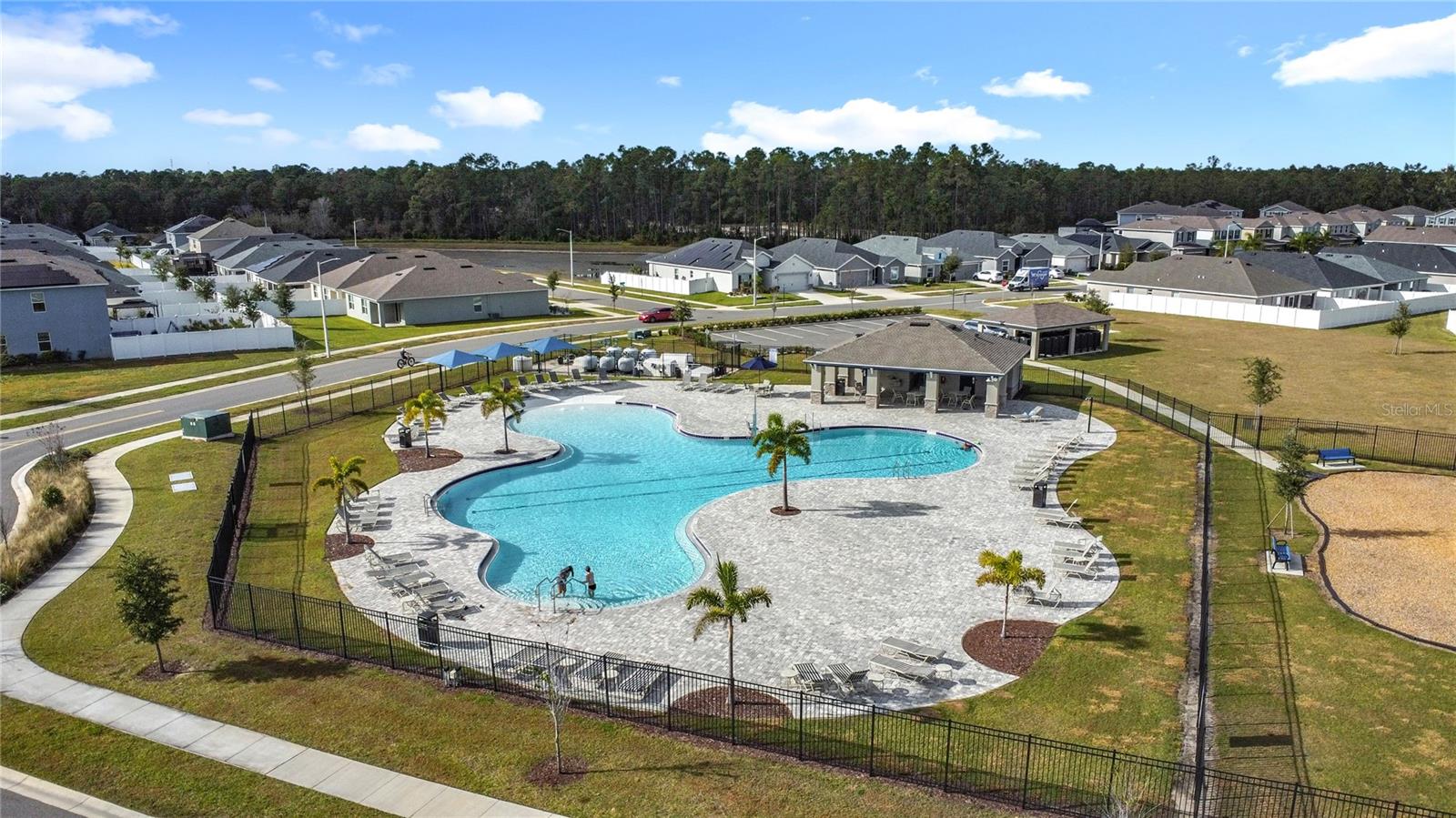 ASTONIA - Residential