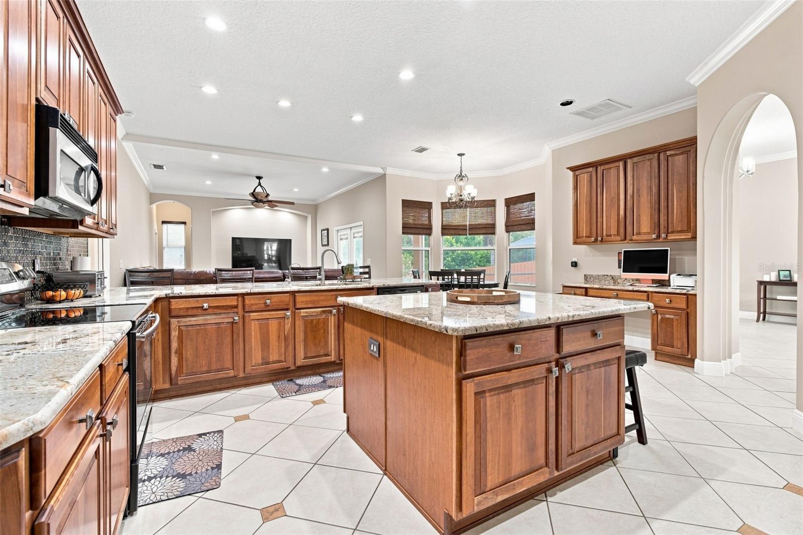 1463 MAPLE LEAF LANE