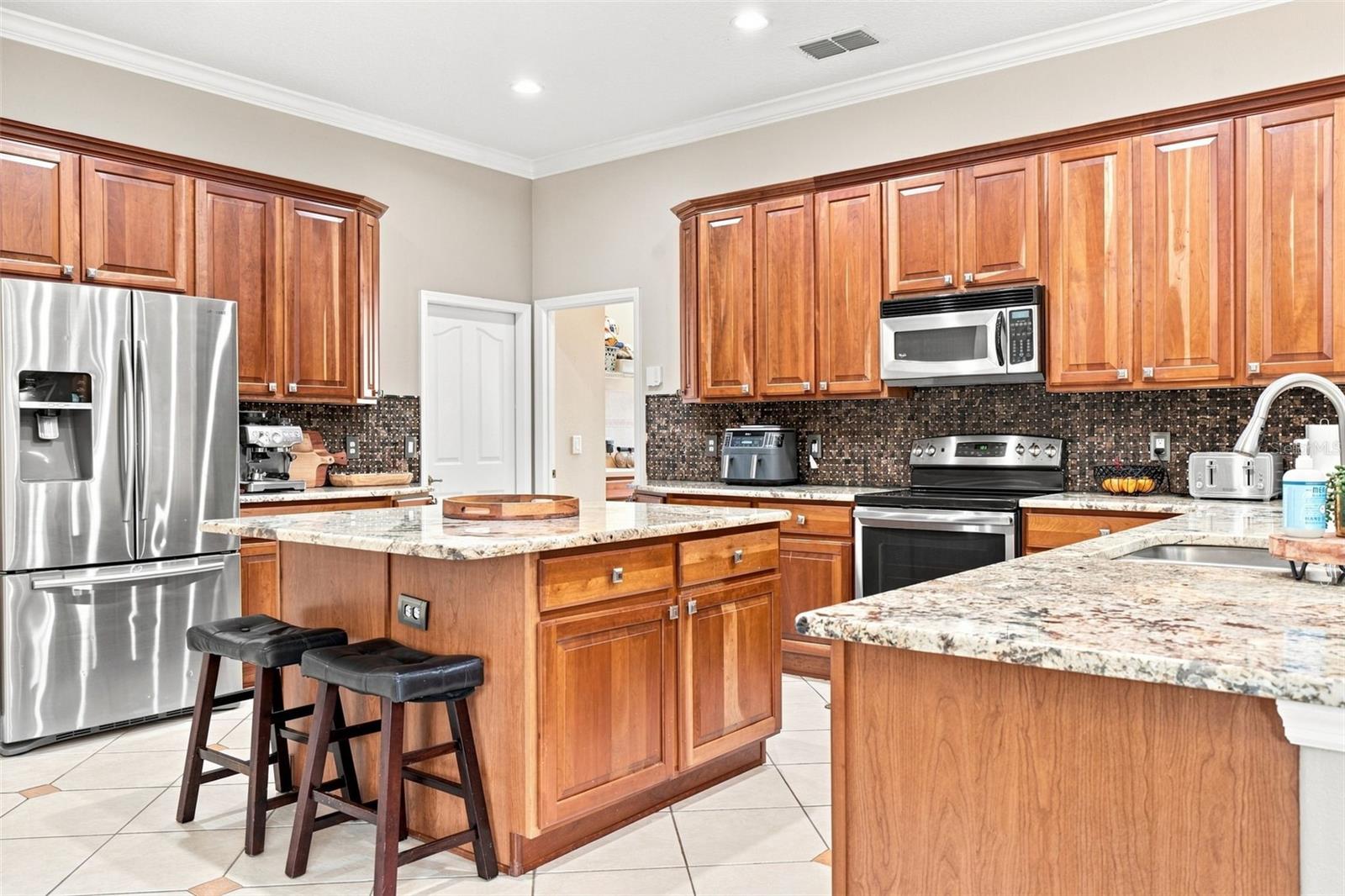 1463 MAPLE LEAF LANE