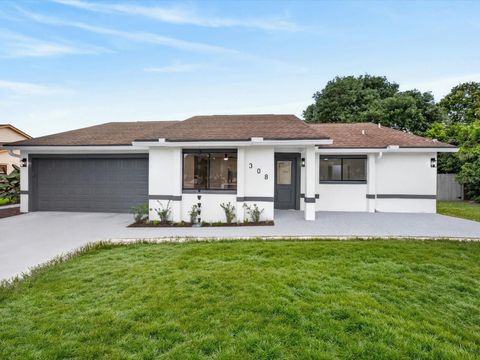 Photo of 308 S Shadow Bay Drive, Orlando, FL 32825 (MLS # O6414343)